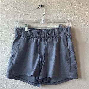 lulu shorts size 6